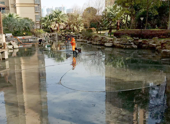 余姚景观池淤泥清理